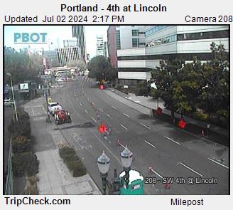 Traffic Cam Portland - 4th at Lincoln